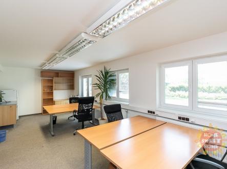 Pronájem kanceláře, 80 m²