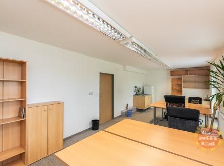 Pronájem kanceláře, 80 m²