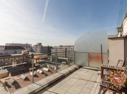 Pronájem bytu, 1+kk, 32 m²