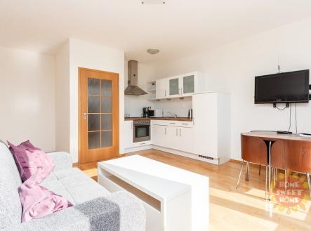 Pronájem bytu, 1+kk, 32 m²