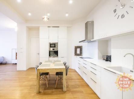 Pronájem bytu, 3+kk, 93 m²