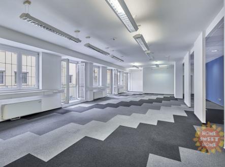 Pronájem kanceláře, 246 m²