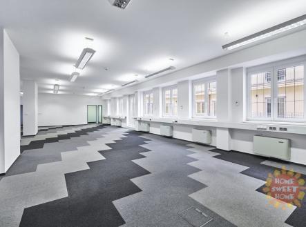 Pronájem kanceláře, 246 m²