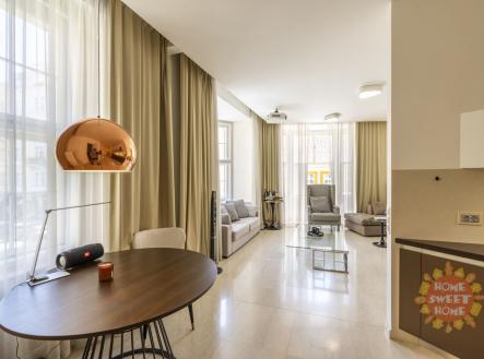 Pronájem bytu, 2+kk, 82 m²