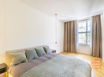 Pronájem bytu, 2+kk, 82 m²