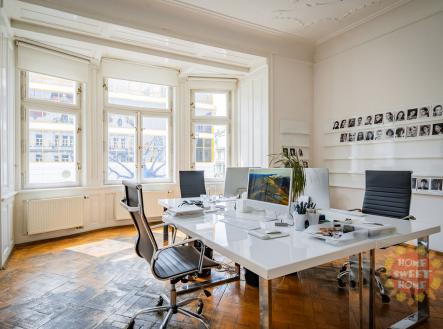 Pronájem kanceláře, 197 m²