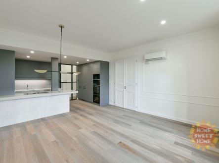 Pronájem bytu, 4+kk, 107 m²