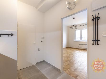 Pronájem bytu, 1+kk, 32 m²