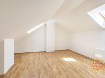 Pronájem bytu, 2+kk, 62 m²