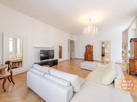 Pronájem bytu, 3+1, 130 m²