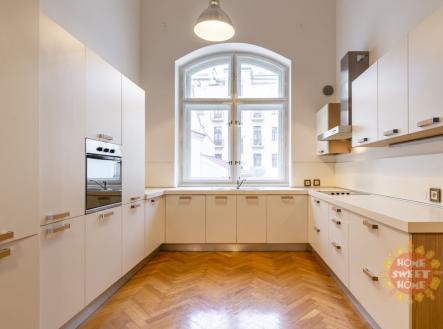 Pronájem bytu, 5+1, 224 m²