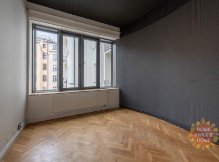 Pronájem kanceláře, 224 m²