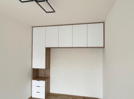 Pronájem bytu, 1+kk, 42 m²