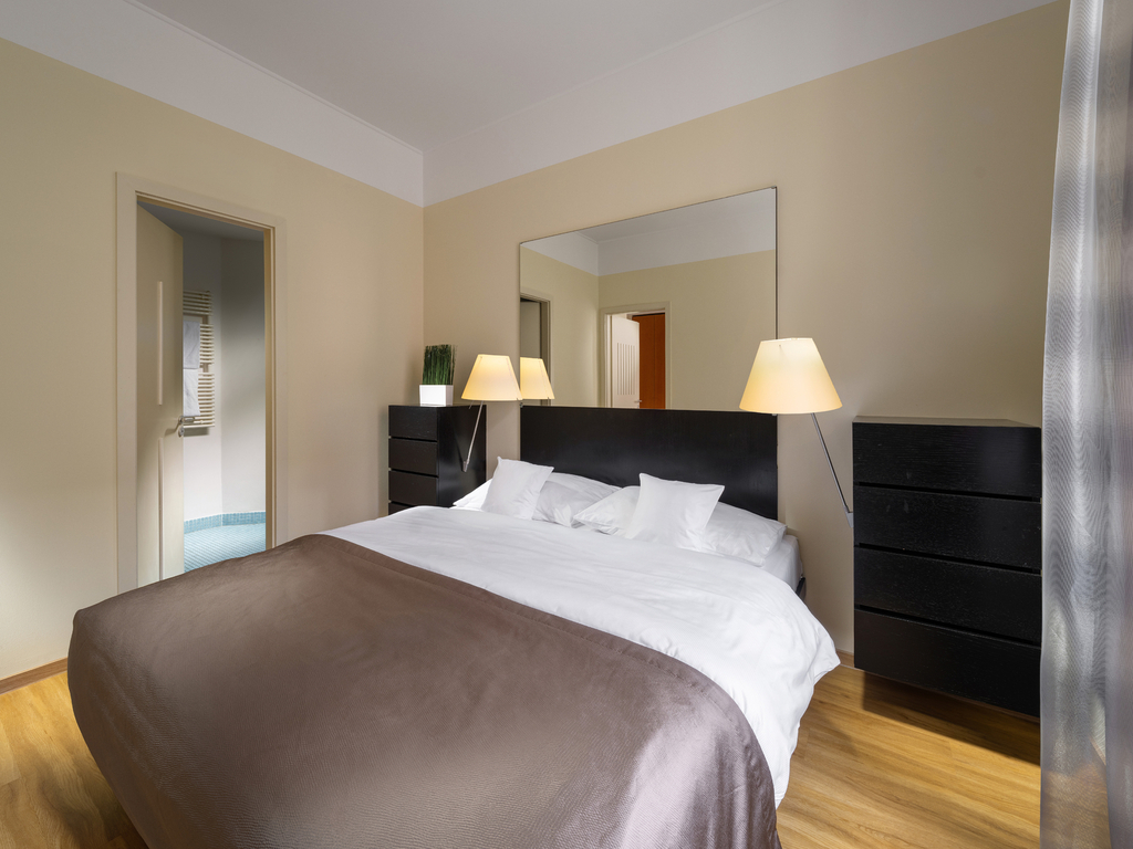 one-bedroom-deluxe-apartment-1.jpg