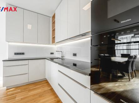 Pronájem bytu, 2+kk, 81 m²