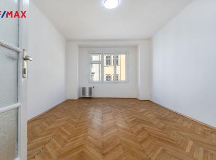 Pronájem bytu, 1+kk, 32 m² obrázek