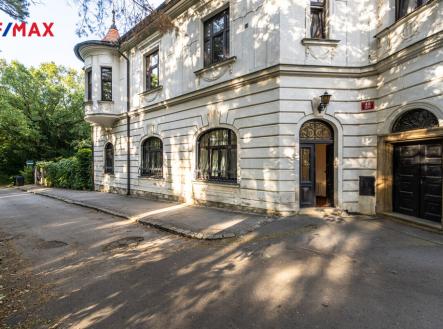 Pronájem kanceláře, 95 m²