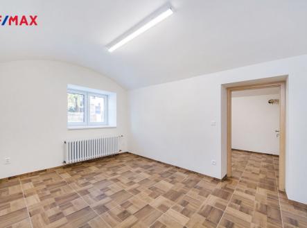 Pronájem - kanceláře, 54 m²