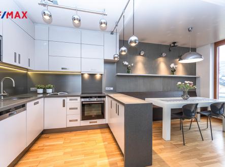 Pronájem bytu, 3+kk, 73 m²