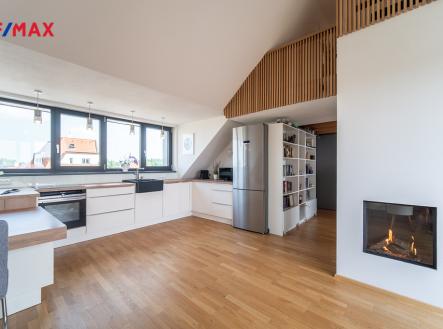 Prodej bytu, 1+kk, 76 m²