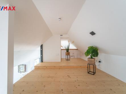 Prodej bytu, 1+kk, 76 m²