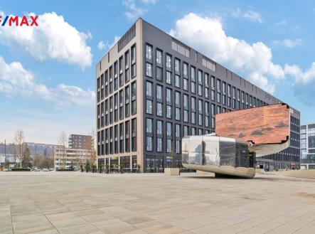 Pronájem kanceláře, 319 m²