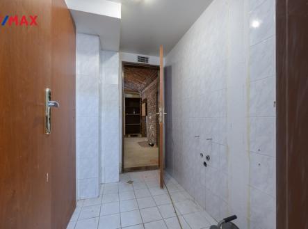 Prodej obchodní prostor, 65 m²