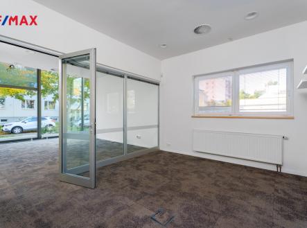 Pronájem obchodní prostor, 155 m²