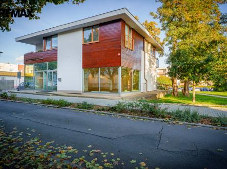 Pronájem obchodní prostory, 155 m²