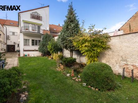 Prodej nájemního domu, 489 m²