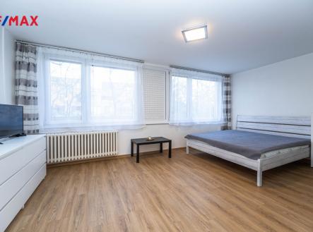 Pronájem bytu, 1+kk, 32 m²