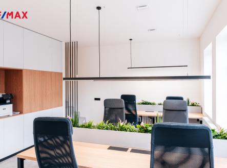 Pronájem kanceláře, 100 m²