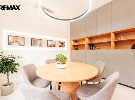 Pronájem kanceláře, 100 m²