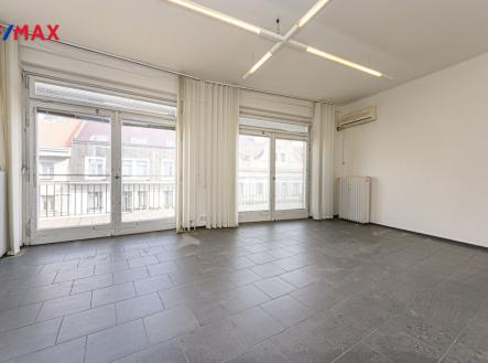 Pronájem kanceláře, 92 m²