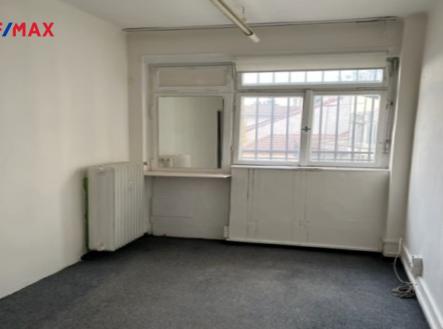 Pronájem kanceláře, 92 m²