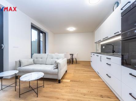 Pronájem bytu, 2+kk, 75 m²