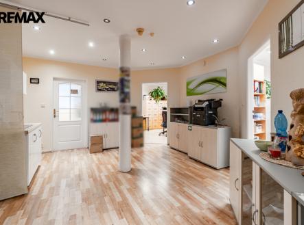 Prodej kanceláře, 253 m²