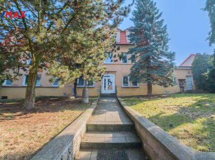 Pronájem kanceláře, 600 m²