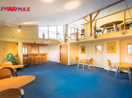 Prodej kanceláře, 2 325 m²