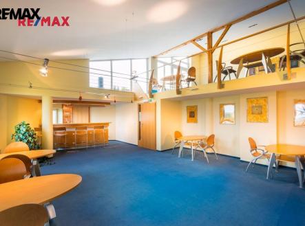 Prodej kanceláře, 2 325 m²