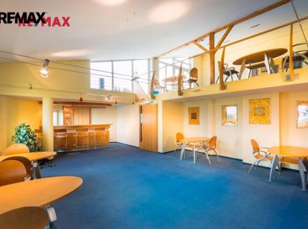 Prodej kanceláře, 2 325 m²