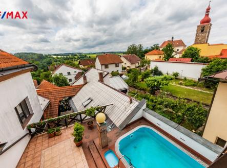 Prodej hotel, 961 m²