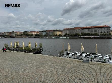 Prodej hotel, 1 594 m²