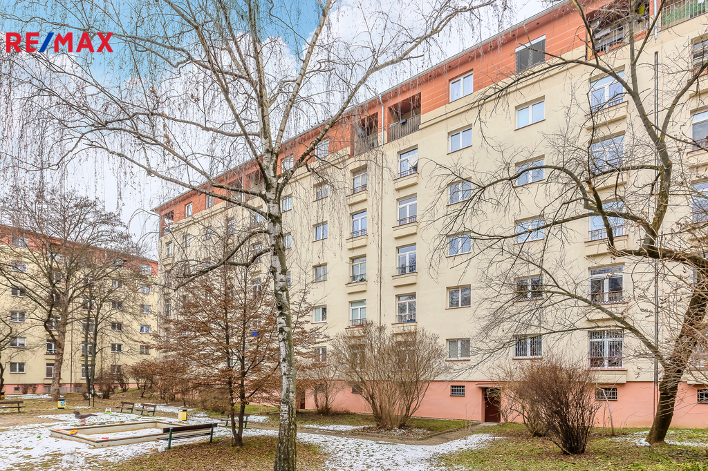 Pohled na dům z vnitrobloku