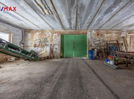 Pronájem skladovací prostor, 1 460 m²