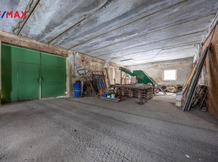 Pronájem skladovací prostor, 1 460 m²