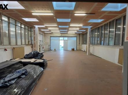 Pronájem skladovací prostor, 120 m²