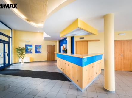 Pronájem výrobní prostor, 2 325 m²