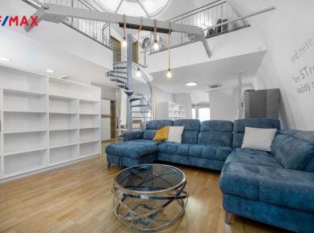 Pronájem bytu, atypický, 146 m²