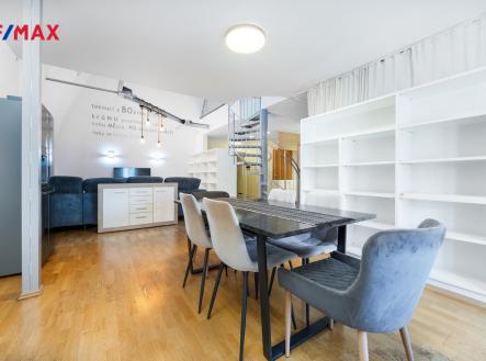 Pronájem bytu, atypický, 146 m²